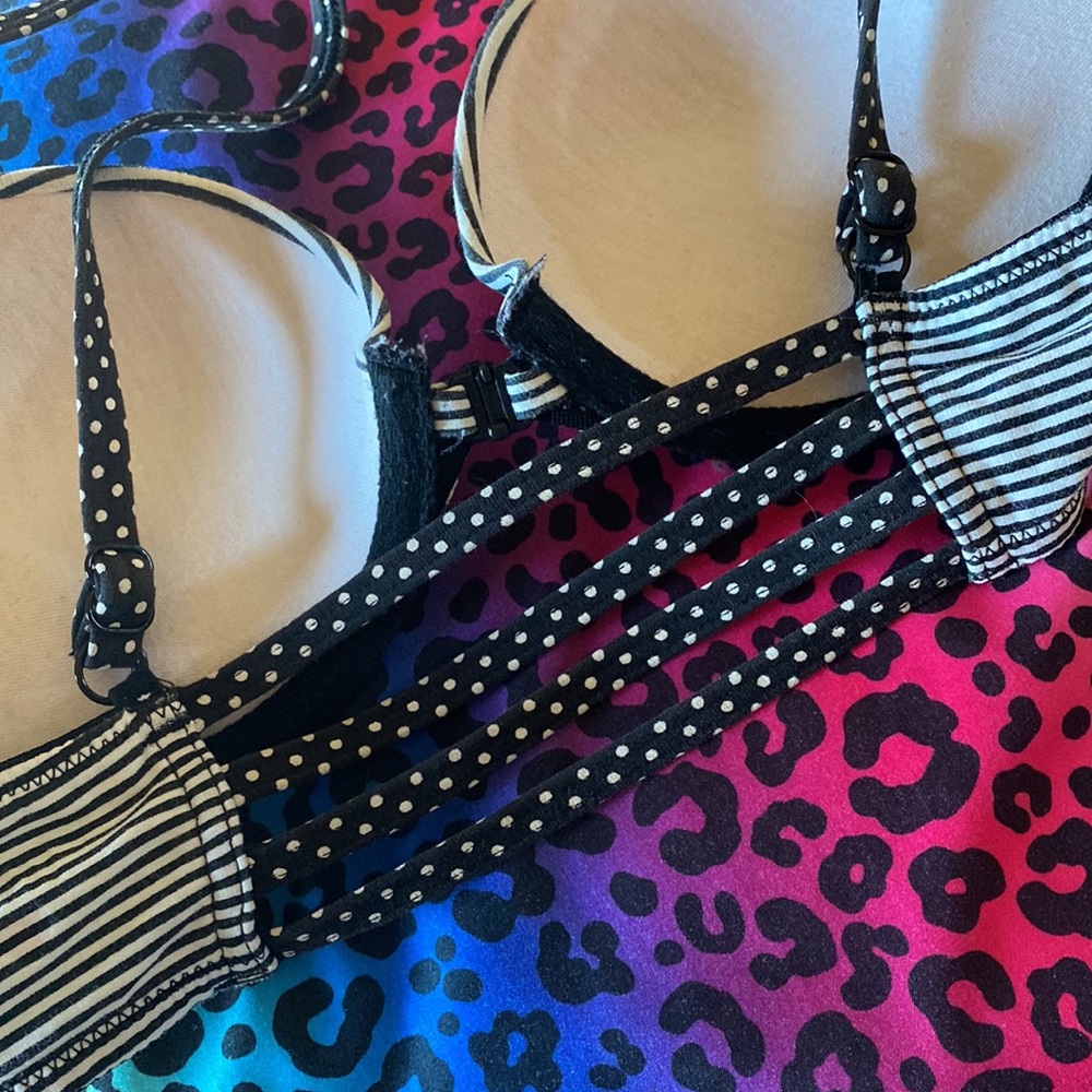 Bra. - Picture 2 of 5